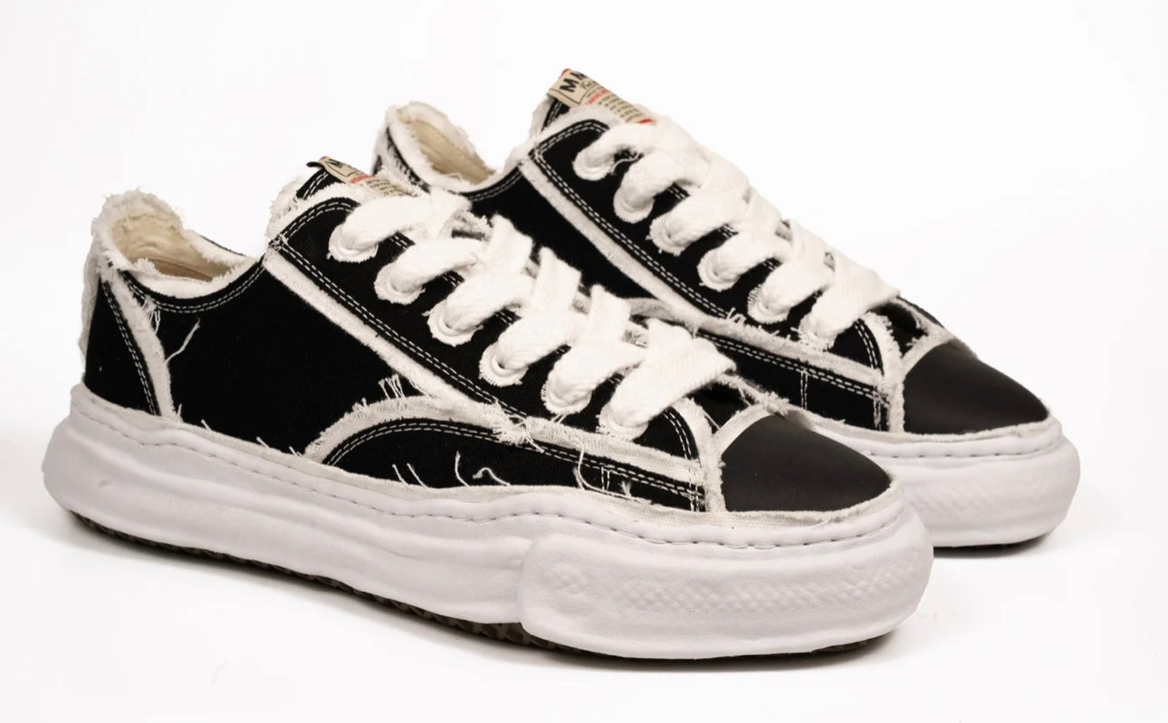 Maison Mihara Black White