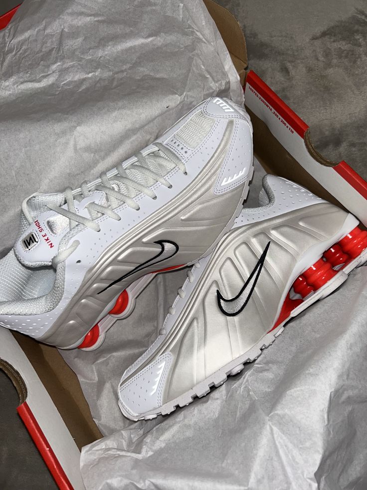 Nike Shox R4
