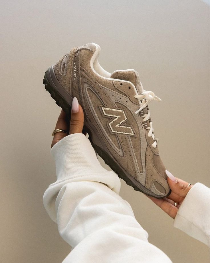 New Balance 204L