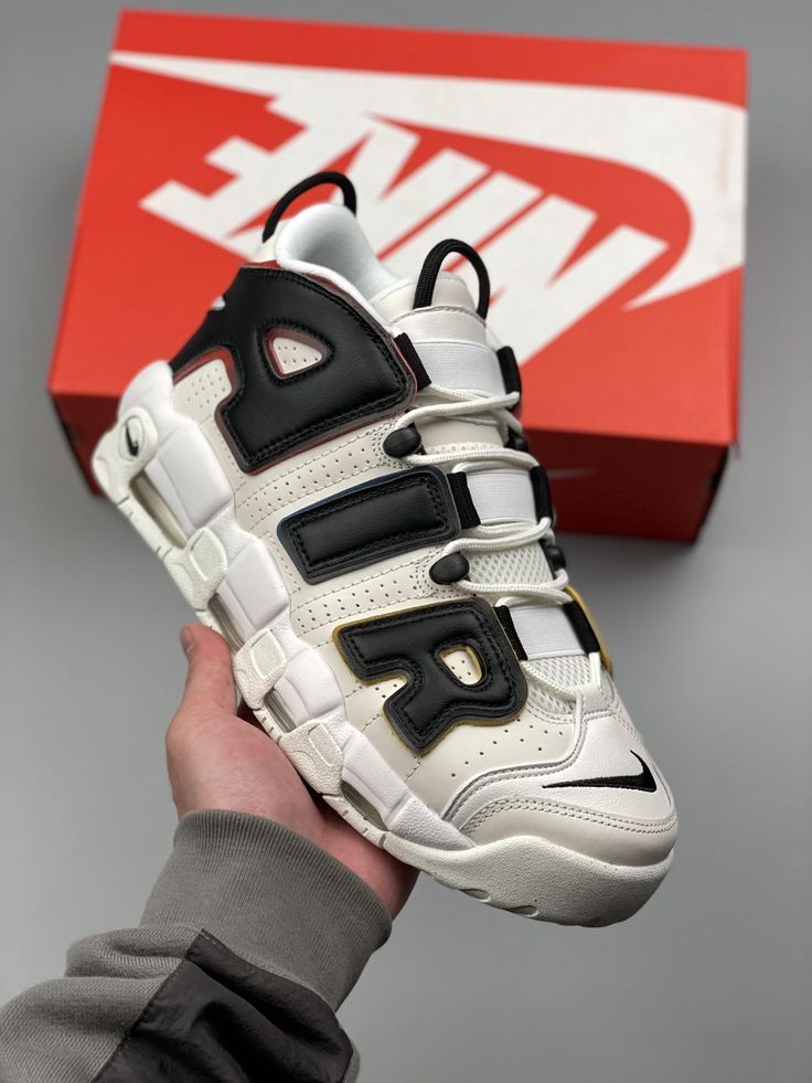 Nike Uptempo