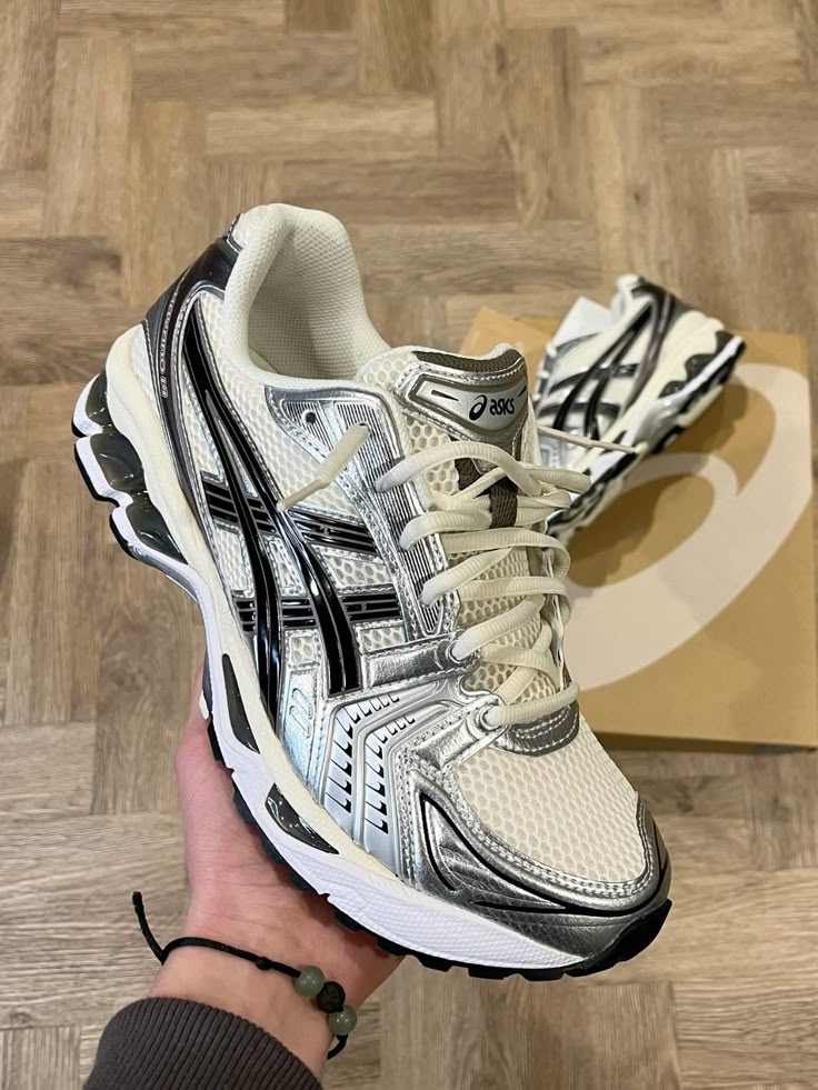 ASICS Gel Kayano