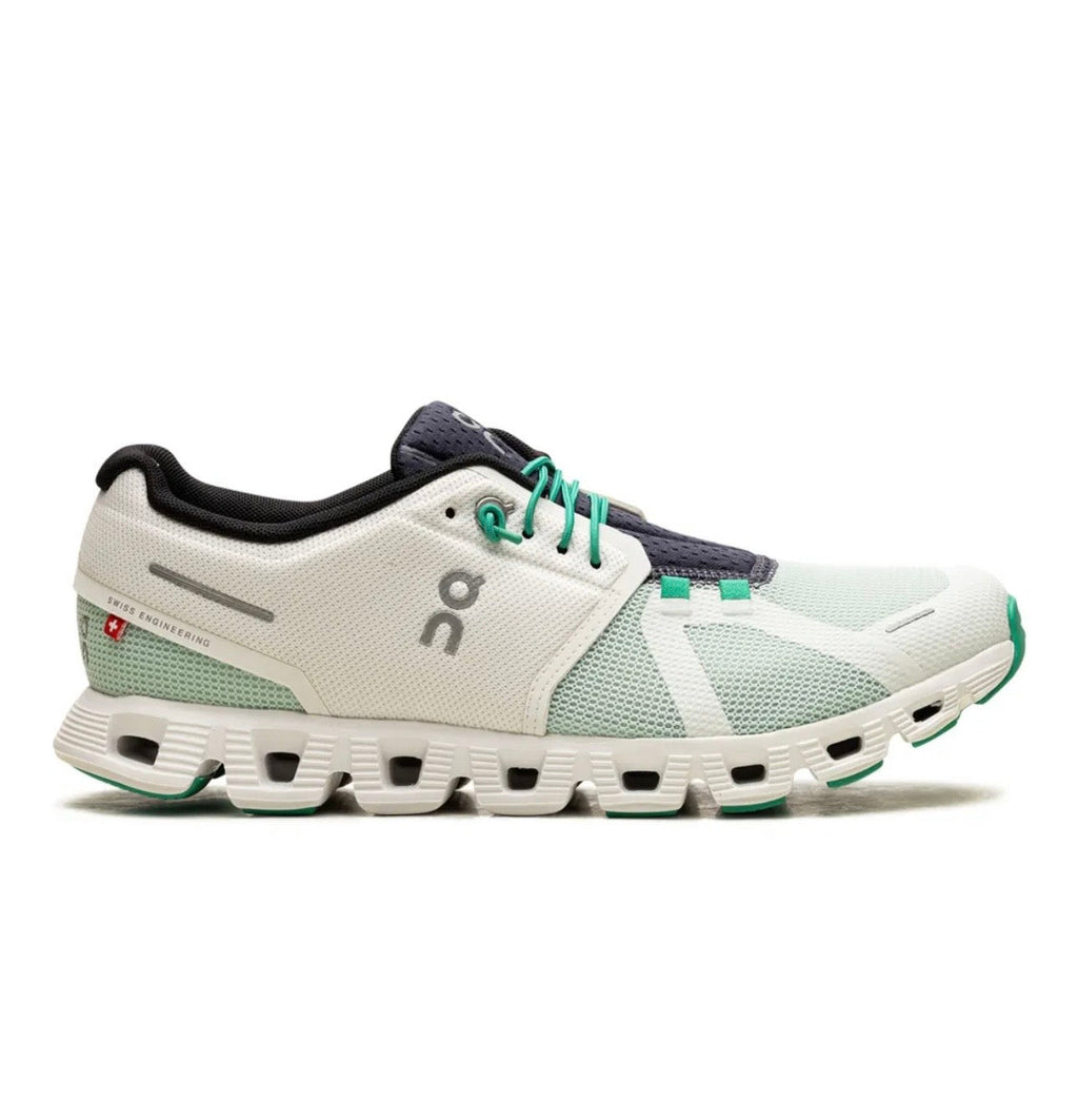 On cloud 5.0 white green