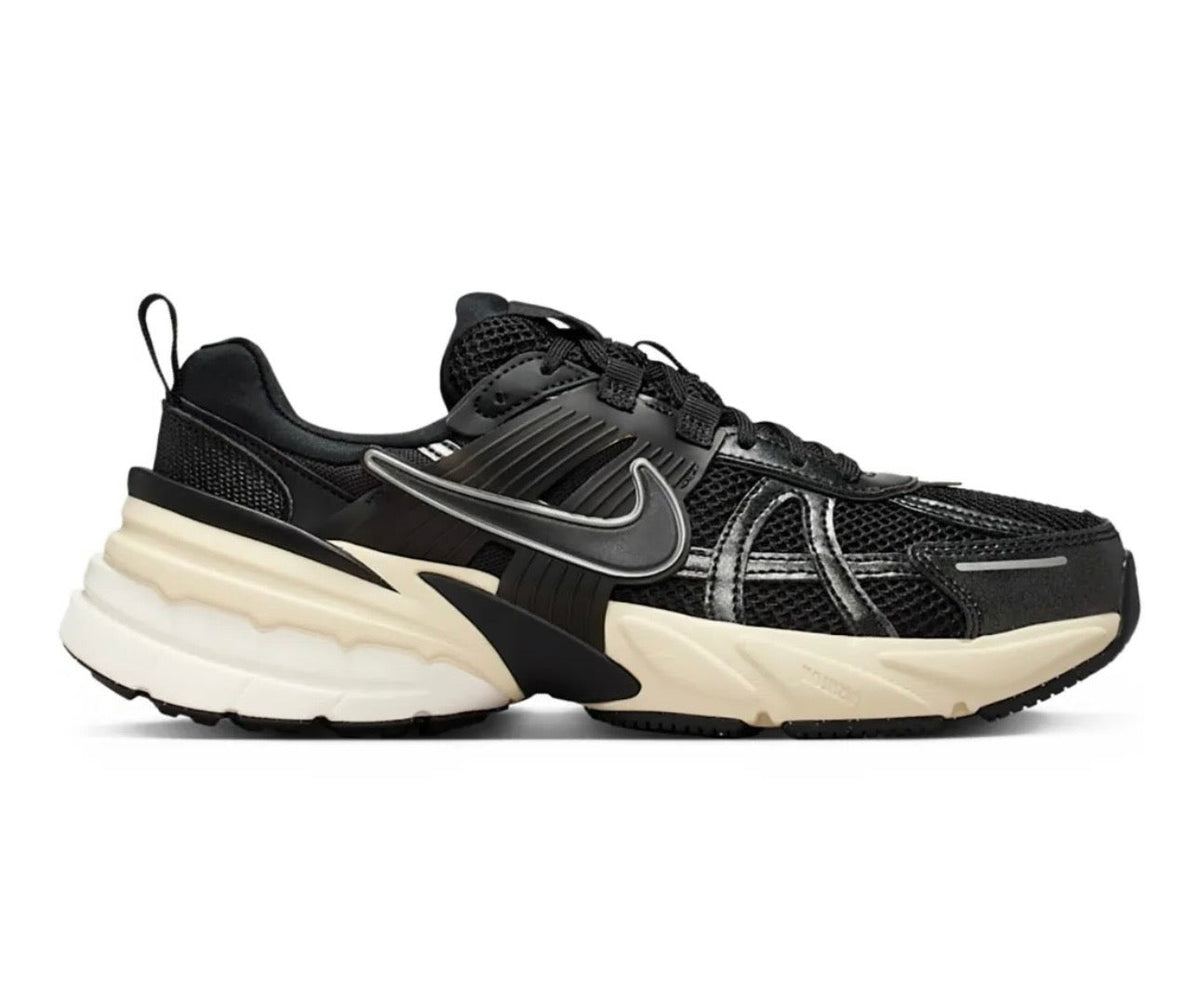 Nike V2K Run Black Beige