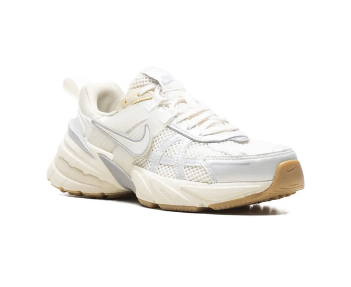 Nike V2K Run Cream Grey Beige
