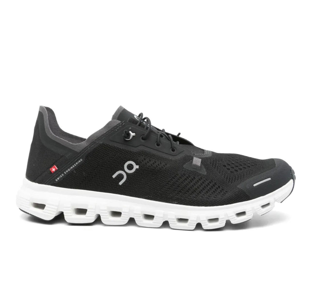 On cloud 5.0 black white