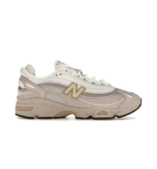 New Balance 1000 White cream