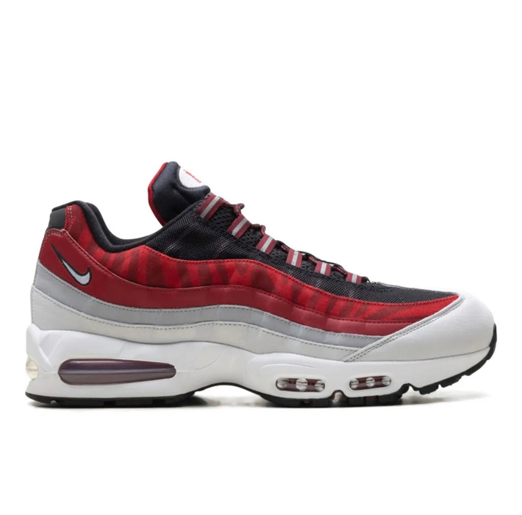 Nike air Vapormax 95’ black white red
